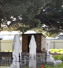 Port Elliot Cemetery.jpg